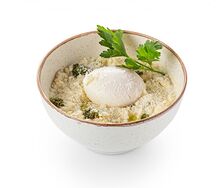 Пшенная каша с яйцом пашот и пармезаном