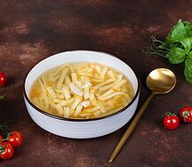 Суп куриный с домашней лапшой