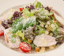 Салат Цезарь с куриной грудкой