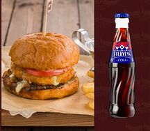 Чизбургер и напиток