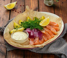 Лосось холодного копчения с картофелем