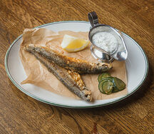 Ряпушка с соусом дзадзыки