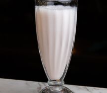 Молочный коктейль Солёная карамель
