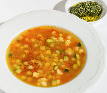 Минестроне с цукини и цветной капустой