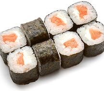 Маки с лососем и сыром