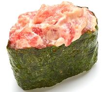 Гункан тунец спайс