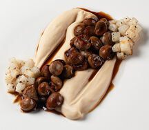 Почки кролика в соусе Pedro Ximenez и пюре из сельдерея

