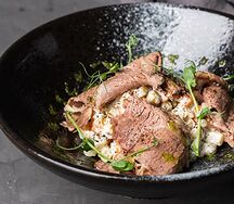Салат Оливье с пастрами