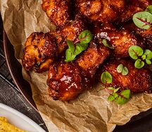 Куриные крылья с соусом BBQ