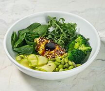 Зелёный салат с авокадо