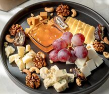 Коллекция сыров со всего мира