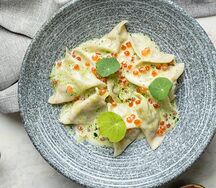 Пельмени с крабом и креветками