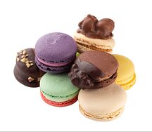 Макарон Клубника-ваниль