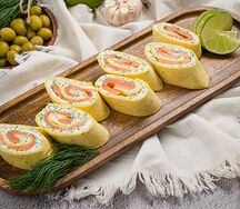 Рулеты с творожным сыром и семгой