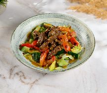 Салат теплый с телятиной 225 гр