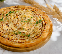 Пицца с курицей и ананасами 650гр