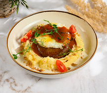 Бифштекс с пюре и яйцом 350 гр