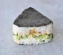 Онигири с курицей