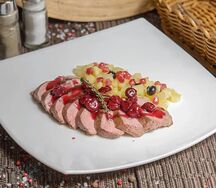 Утиная грудка с тартаром