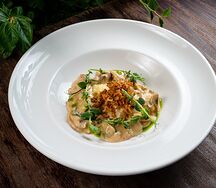 Строганов из мяса рапана с картофельным пюре