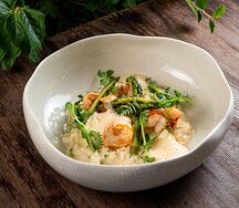 Ризотто со спаржей и красной креветкой 