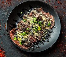 Карпаччо из говядины с шампиньонами
