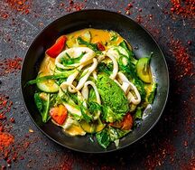 Салат с кальмаром и лимонным кимчи
