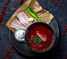 Борщ с копченой говядиной