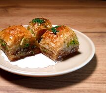 Пахлава Турецкая молочная с грецкими орехами