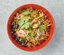Яки Удон с говядиной / курицей / морепродуктами и соусом Терияки