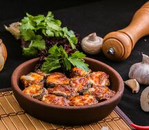 Шампиньоны, запеченные под сыром