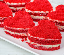 Пирожное Сердце-красный бархат