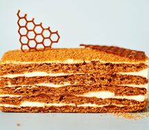 Ореховый медовик 