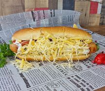 Хот-дог Бельгийский с куриной колбаской