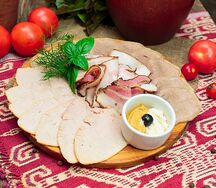 Мясная тарелка