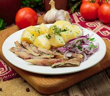 Маринованная селедка с картофелем