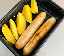 Купаты с картофельными дольками