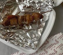 Шашлычок cвинoй на шпажке