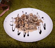 Печень с грибами в сливочном соусе