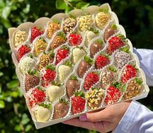 Клубника в шоколаде Golden Kiss