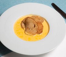 Тыквенный крем-суп с крутонами