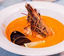 Острый суп с морепродуктами