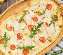 Пиццетта цезарь с курицей