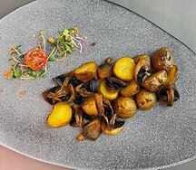 Мини картофель с грибами