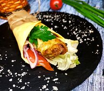 Ролл с куриным кебабом