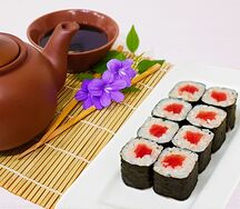 Ролл с тунцом