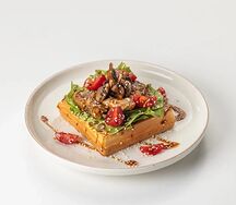 Вафли с курицей и грибами