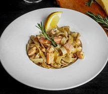 Паста с семгой и каперсами