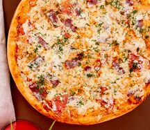 Пицца с курочкой и салями