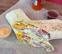 Хот-дог в лаваше двойной